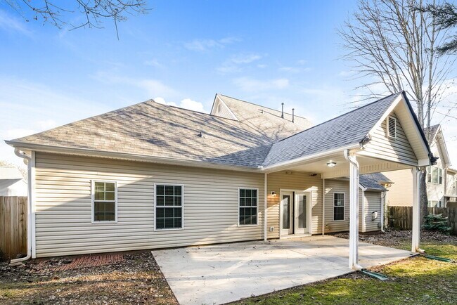 Building Photo - 88 Tapestry Ln