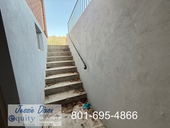 Building Photo - 243 Mill St