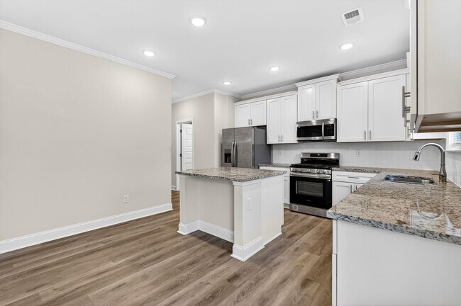 Building Photo - 4 BEDROOM SINGLE FAMILY HOME IN BRASELTON!