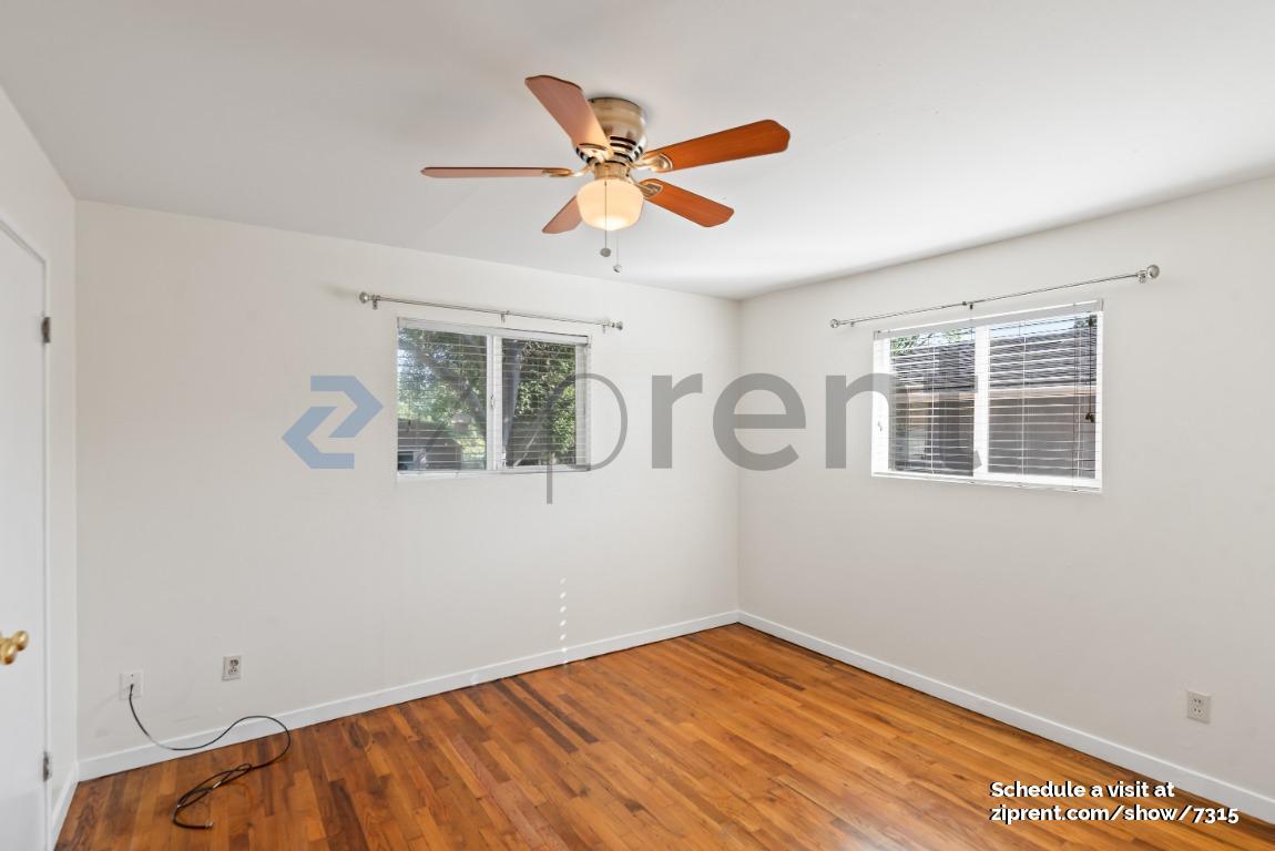 Building Photo - 3534 E Hills Dr