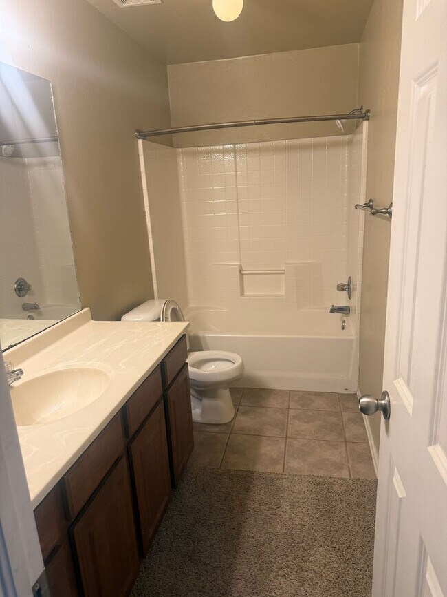 Building Photo - 10305 NW 38th Terrace