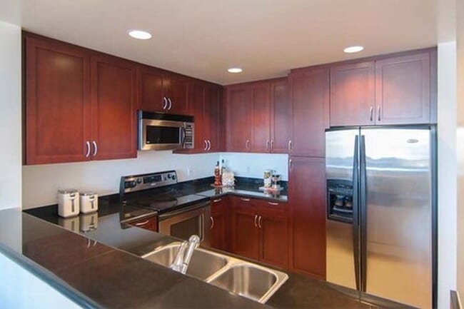 Building Photo - South Beach - 1 BR, 1BA Condo 814 Sq. Ft. ...