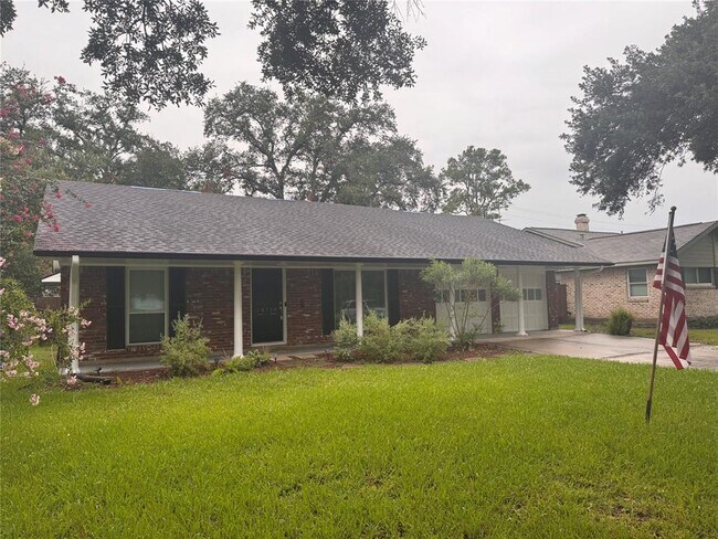 Building Photo - 10710 Chimney Rock Rd