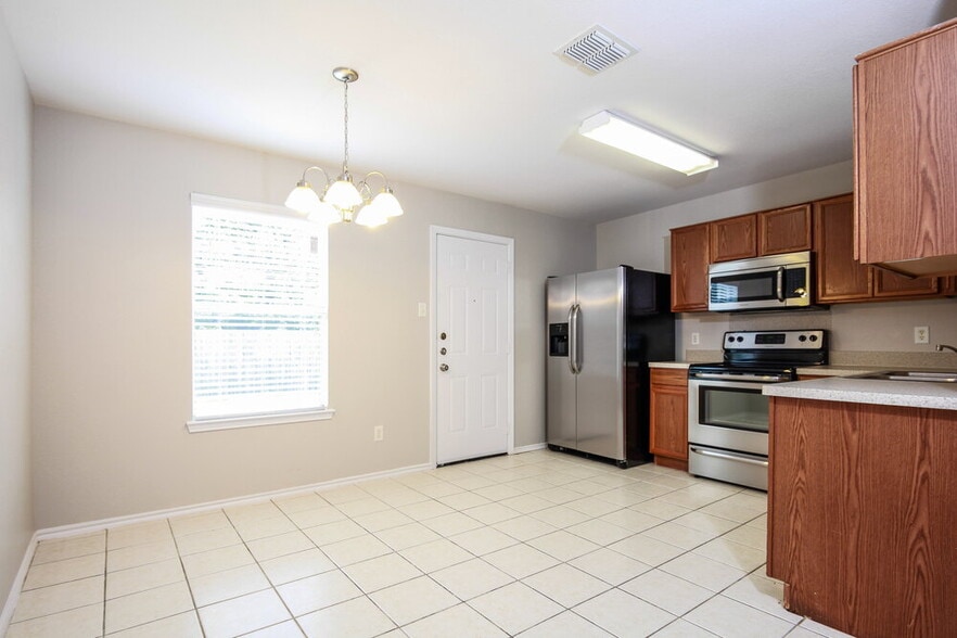 Building Photo - 3432 Crisoforo Dr