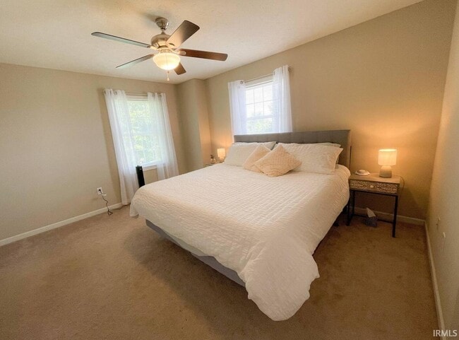 Building Photo - 1698 W Sunstone Dr