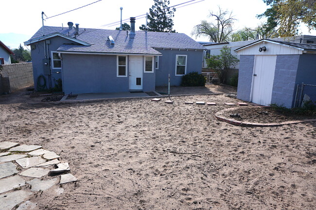 Building Photo - Cute 3 bedroom.  Nob Hill/UNM Location! Cu...