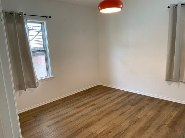 Bedroom 2 - 4092 Howard Ave