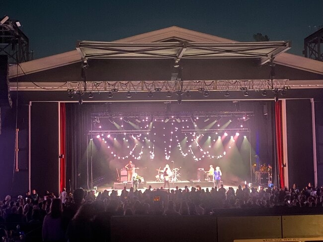 Building Photo - 13730 Mindora Ave