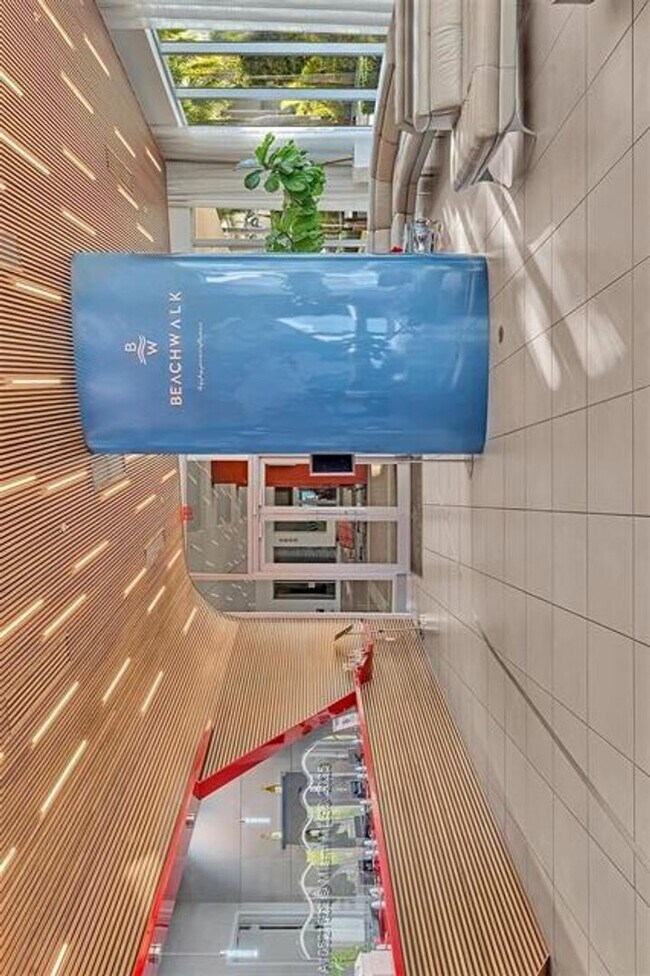 Building Photo - 2600 E Hallandale Beach Blvd