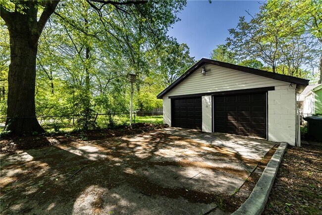 Building Photo - 1029 Katherwood Dr SW