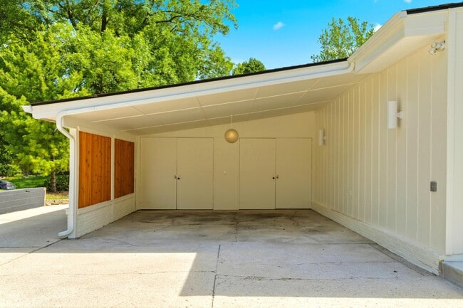 Building Photo - 2276 Johnston Rd