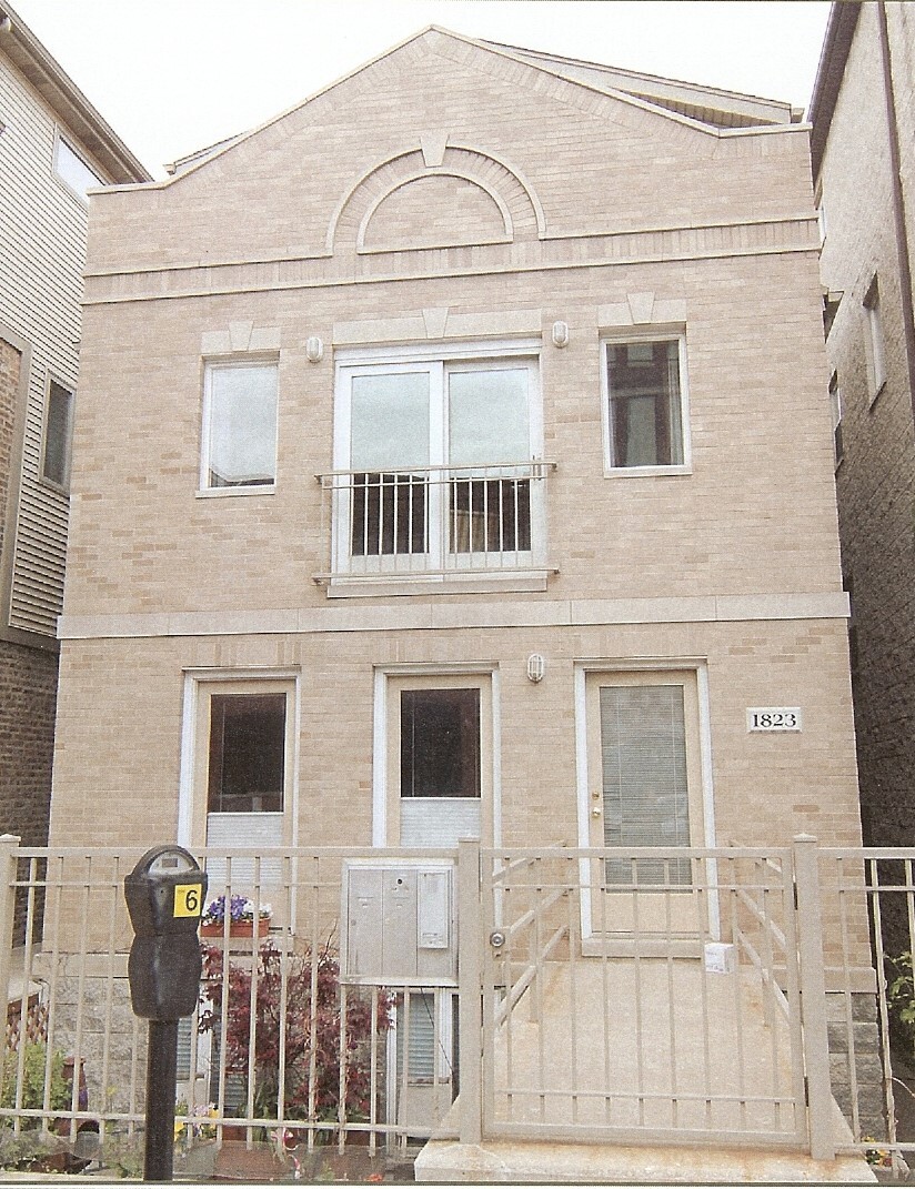 Exterior - 1823-2 N Clybourn Ave