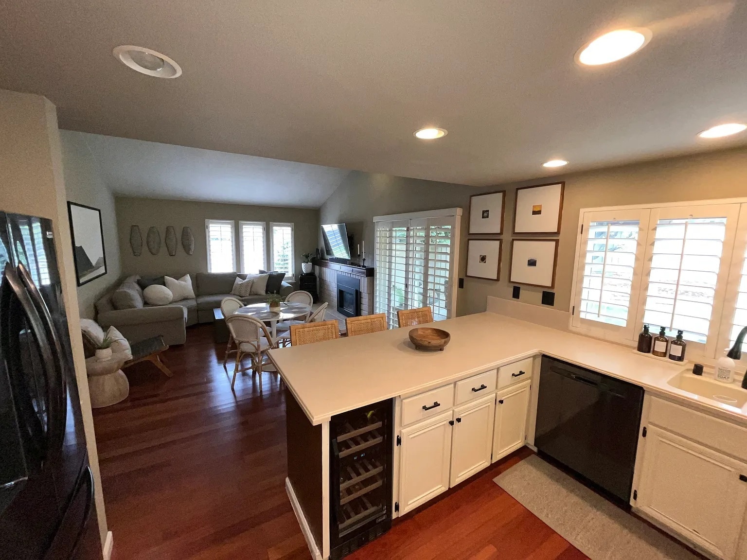 Kitchen/Family room - 413 La Quinta Ct