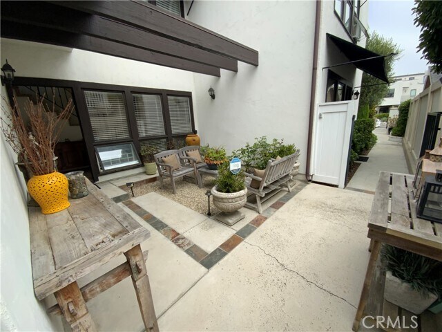 Building Photo - 611 Orchid Ave