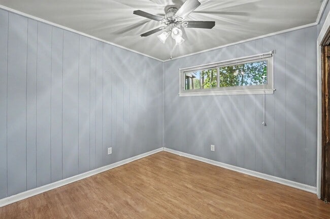 Building Photo - 18 Silverstone Cir