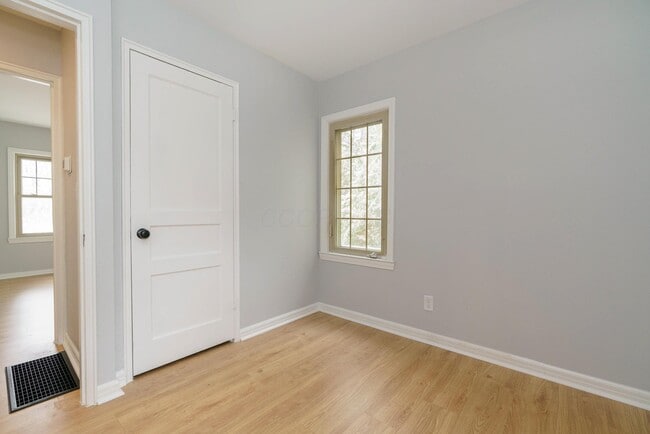 Building Photo - 2228 Holt Ave