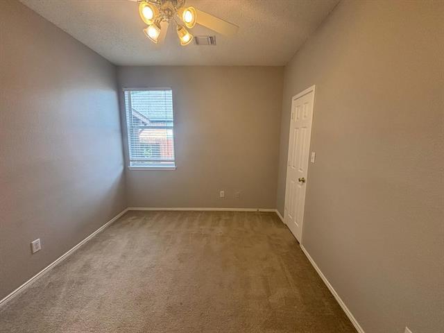 Building Photo - 2208 Wildwood Ln