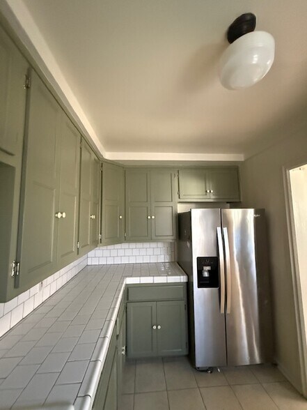 Fridge - 3440 Stocker St