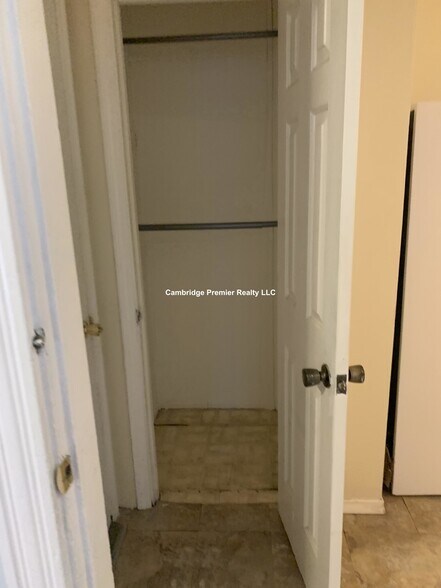 Building Photo - 130 Talbot Ave