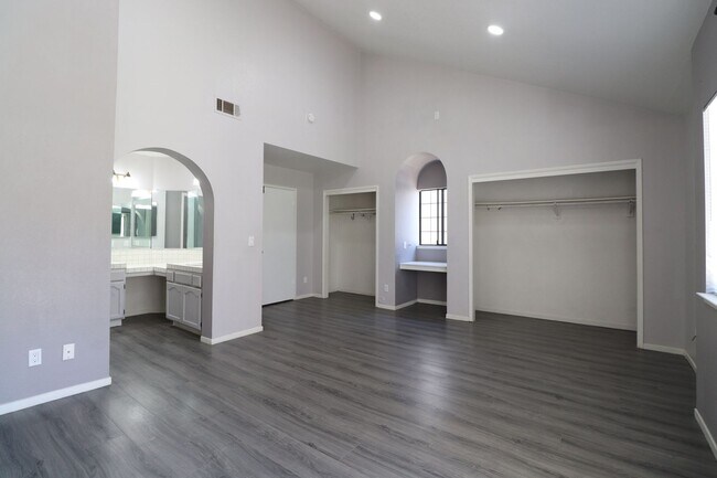 Building Photo - Spacious Northpointe Condo – 3 Bedrooms + Office | 3 Baths | Attached 2-Car Garage