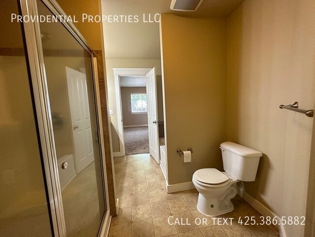 Building Photo - 9720-9186 186 St E