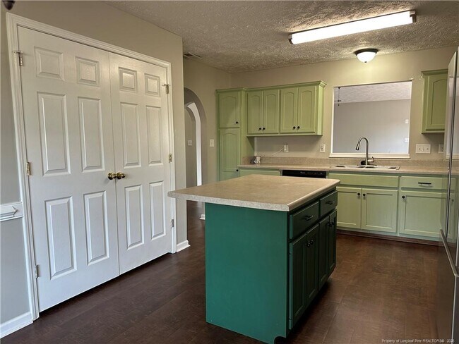 Building Photo - 112 Harvest Ln