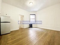 Building Photo - 45 Tiemann Pl