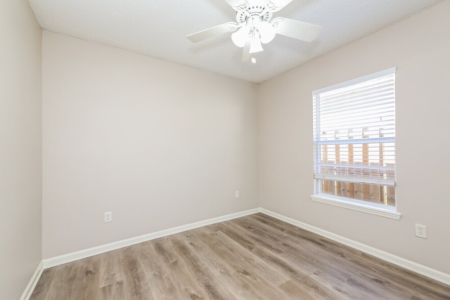 Building Photo - 1302 Ardmore St