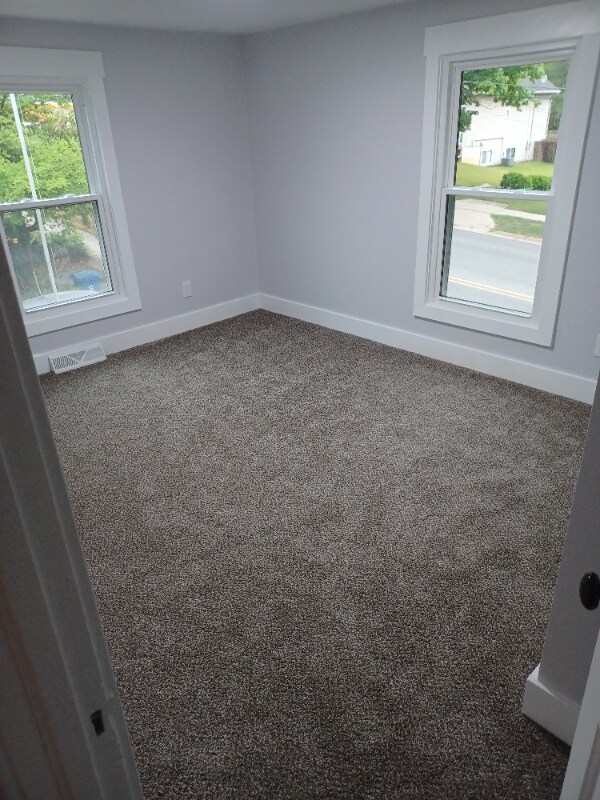 Building Photo - 317 W Main St