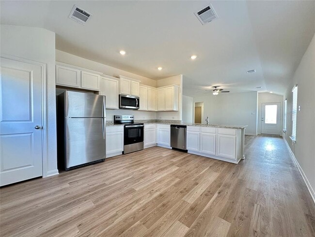 Building Photo - 125 Paradise Cyn Dr