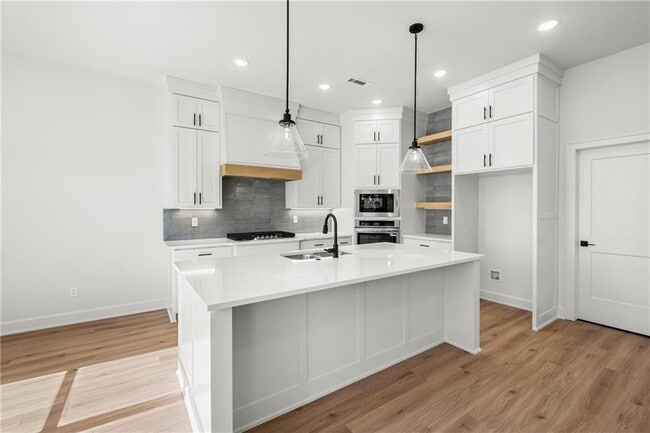 Building Photo - 1821 Peacock Rd