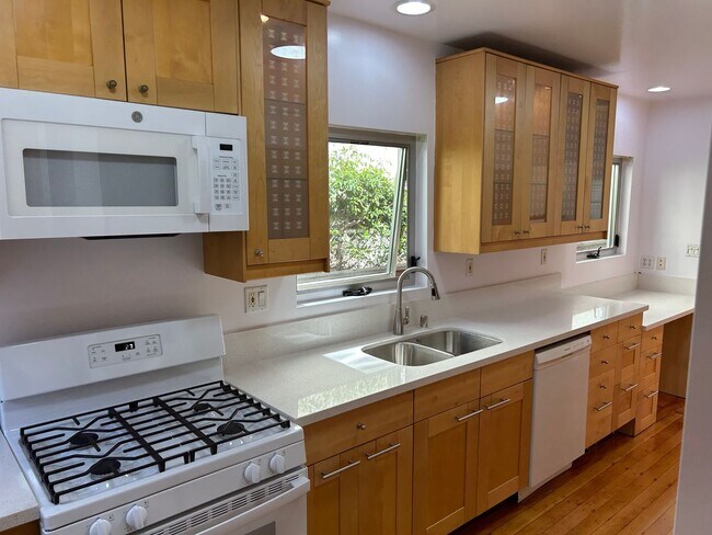 Building Photo - 2351-2353 OCEAN AVE.