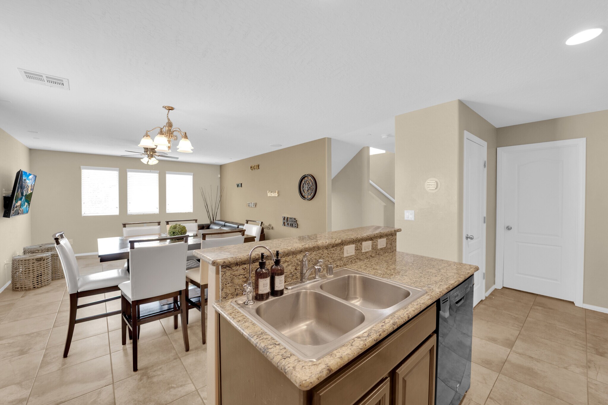 Building Photo - 7605 Finishing Touch Court