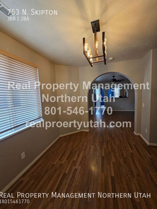 Building Photo - 753 N. Skipton-