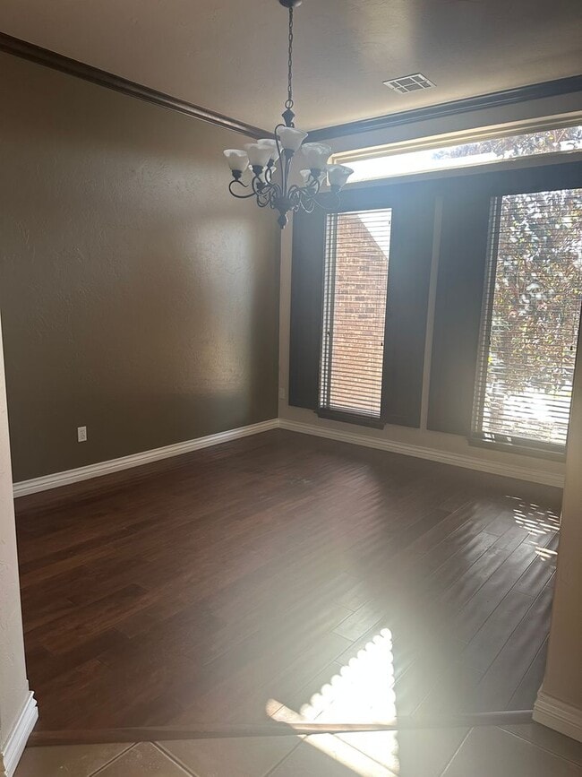 Building Photo - Home in Gated Community also In Deer Creek Schools