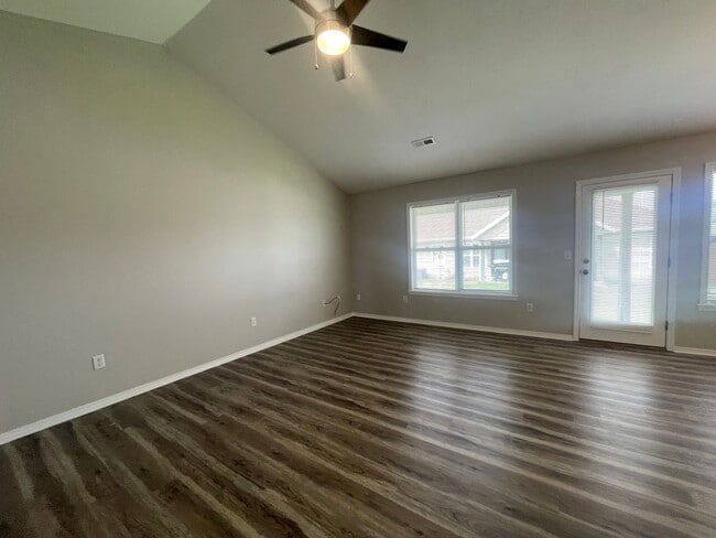 Building Photo - Newly Updated 3 Bedroom Patio Home with 2 Car Garage