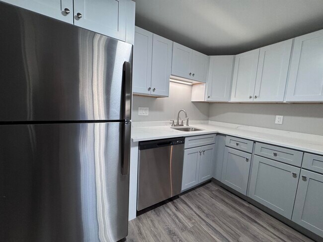 Building Photo - 95 Powers St