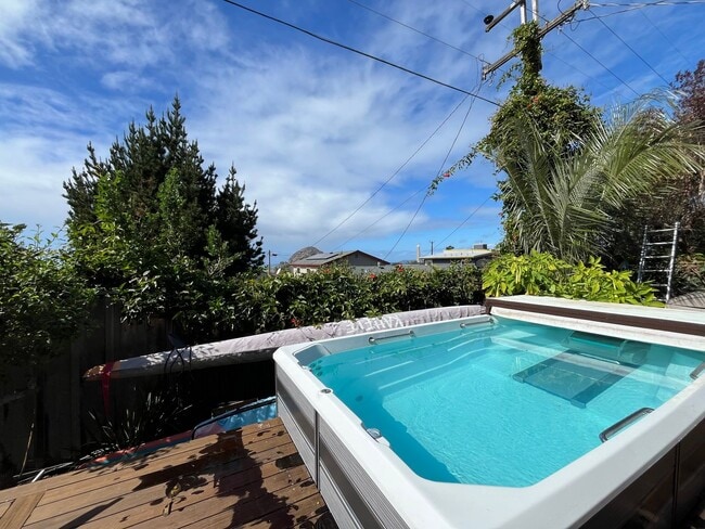 Building Photo - Exceptional Luxury One Bedroom Fully Furnished - Morro Bay w/Views