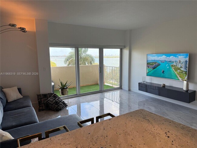 Building Photo - 880 NE 69th St