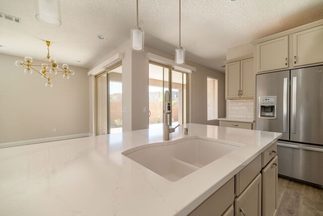 Building Photo - Gorgeous Pulte Townhome Available Now!