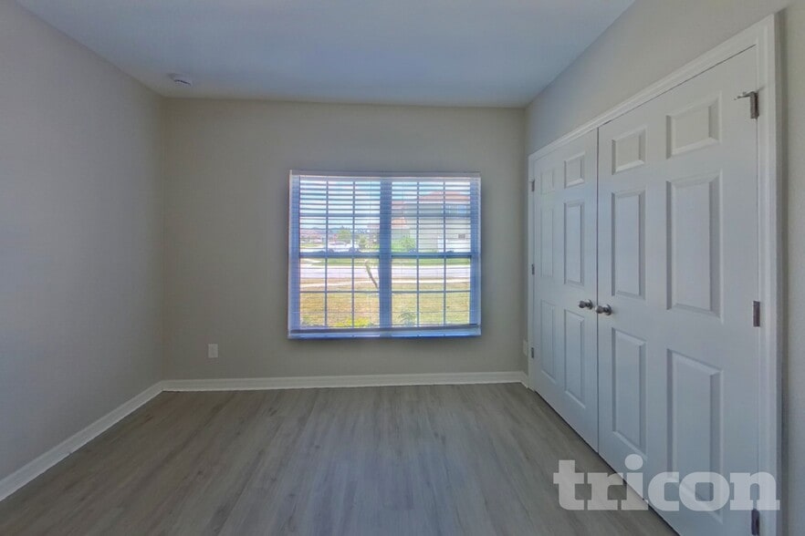 Building Photo - 2800 Glendive Dr