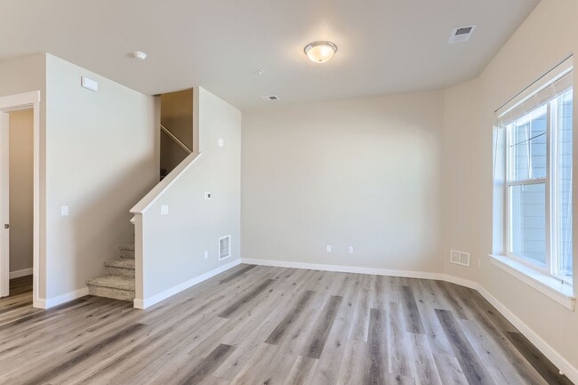 Building Photo - 310 High Point Dr