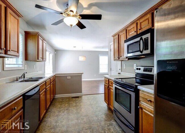 Building Photo - 2725 Silver Hill Terrace SE