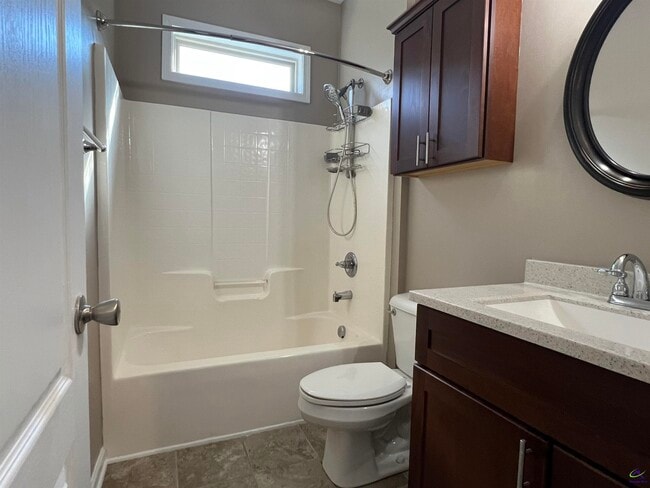 Building Photo - 210 Hearthwood Dr