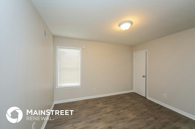 Building Photo - 3378 Hallshire Dr