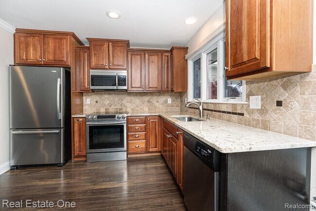 Building Photo - 732 Rutgers Rd