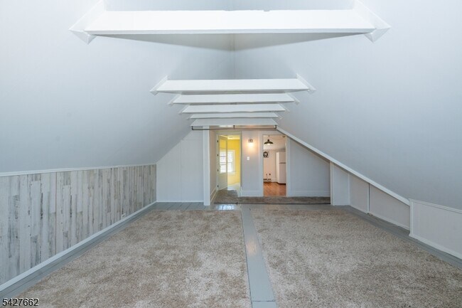 Building Photo - 200 Valley Rd