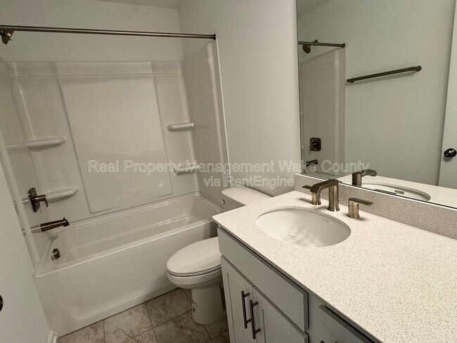 Building Photo - 416 Rowe Wy