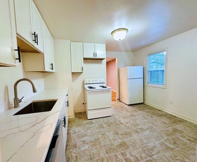 Building Photo - 14746 26th Ave NE