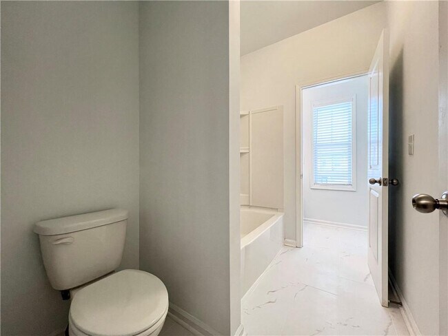 Building Photo - 2409 Ivy Meadow Ln